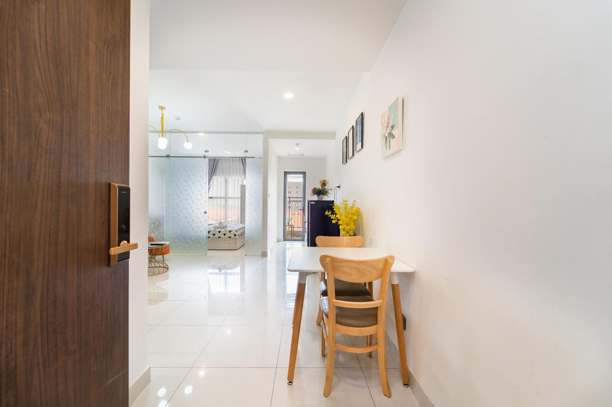 Saigon Royal - 1br Golden Hour In D4 - Hana
